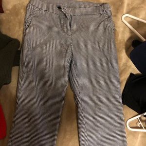 Pants with design